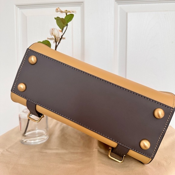 ZAC POSEN ~ Elegant/Functional Two-Tone Mini Handbag/Crossbody/Backpack - Picture 3 of 8